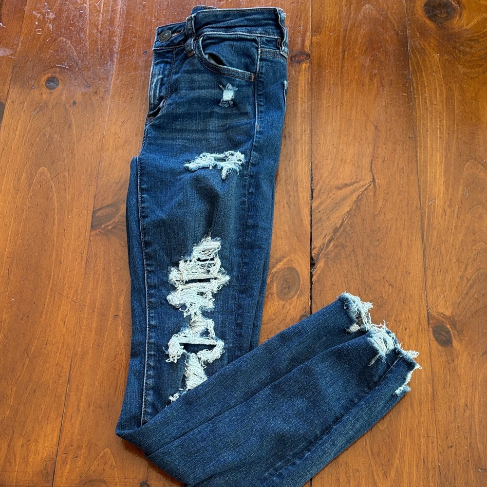 American Eagle Women's Distressed Dark Blue Skinny Jeans